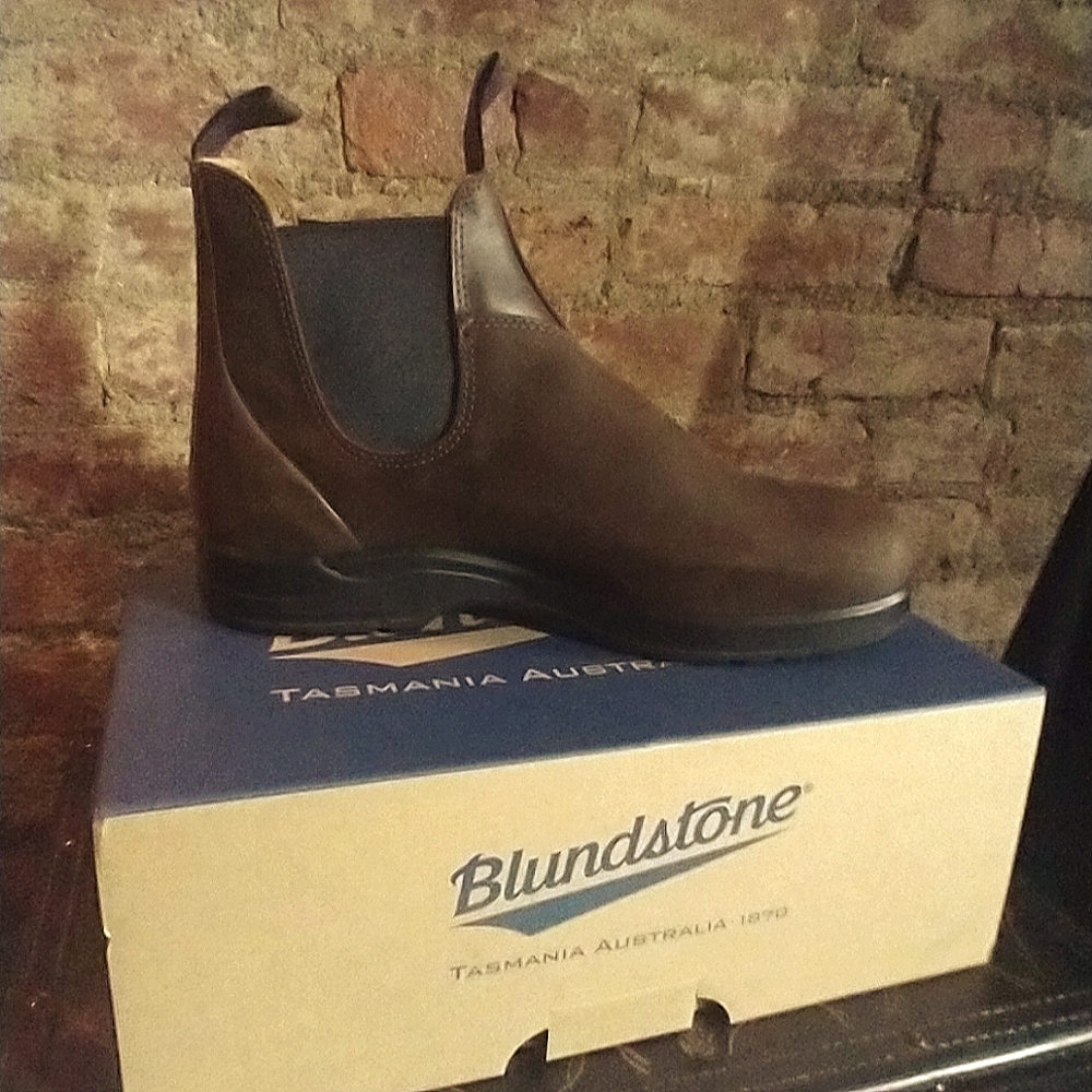 Blundstone boots men's thermal vibram